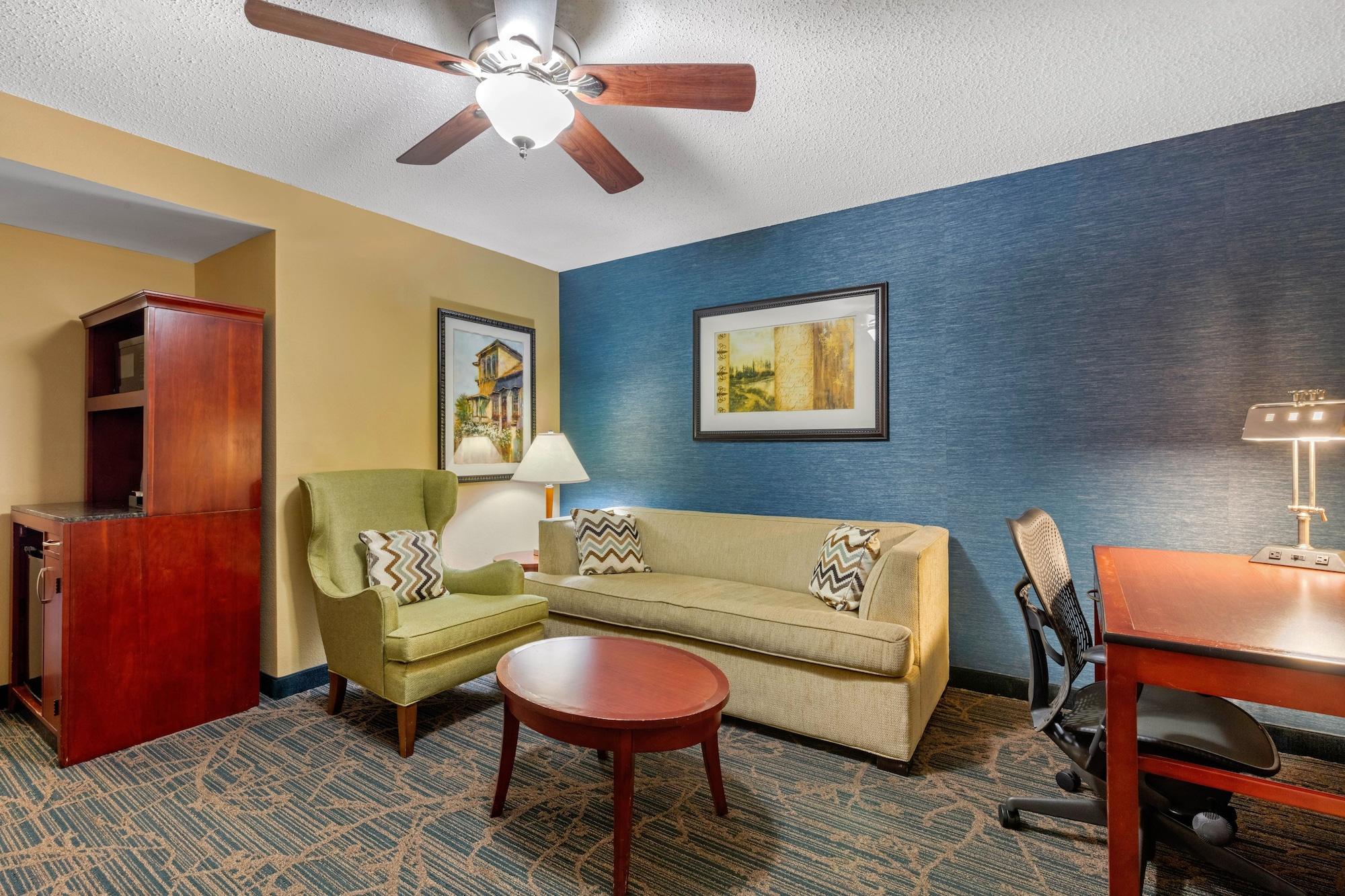 Hilton Garden Inn Tupelo Exterior photo