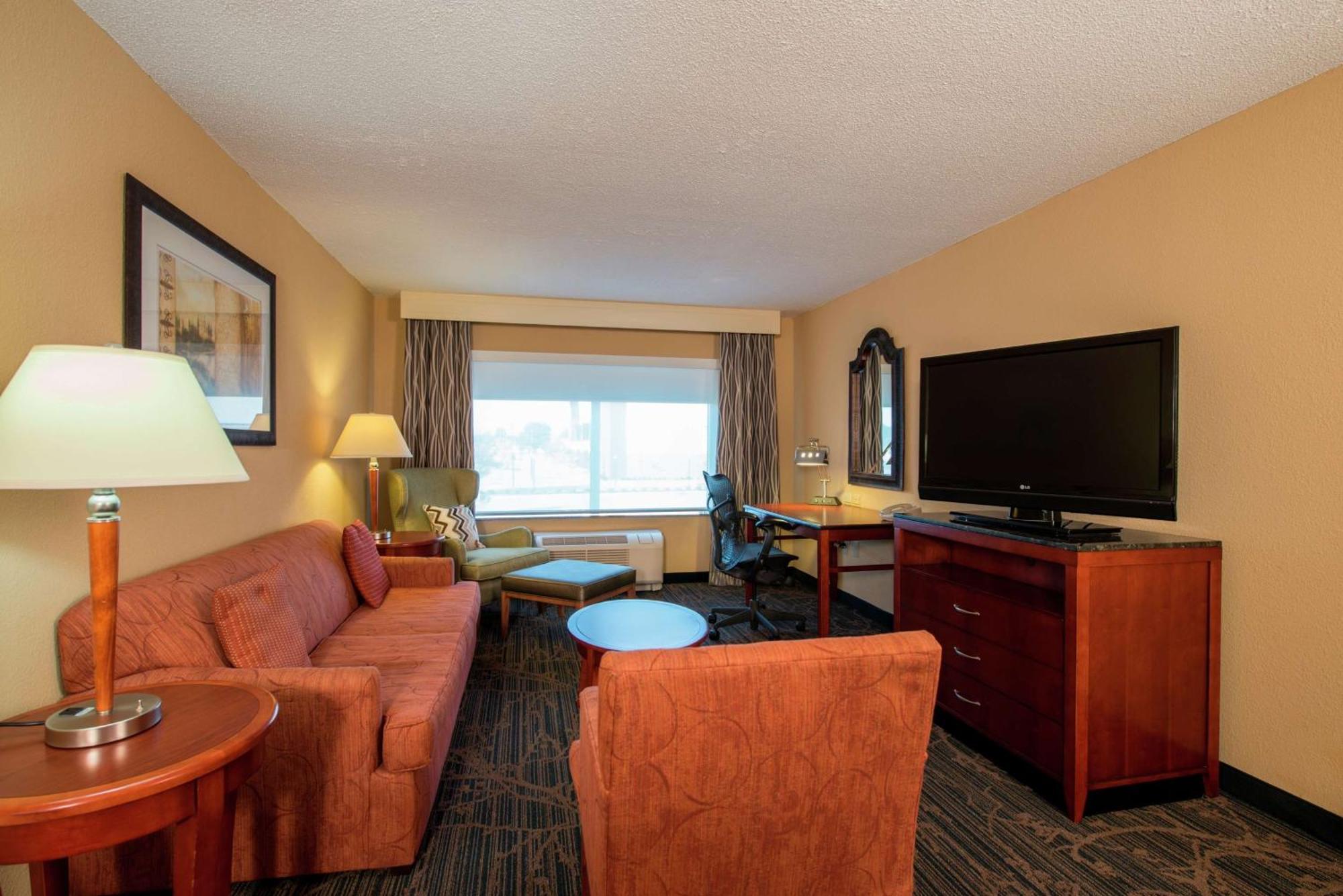 Hilton Garden Inn Tupelo Exterior photo