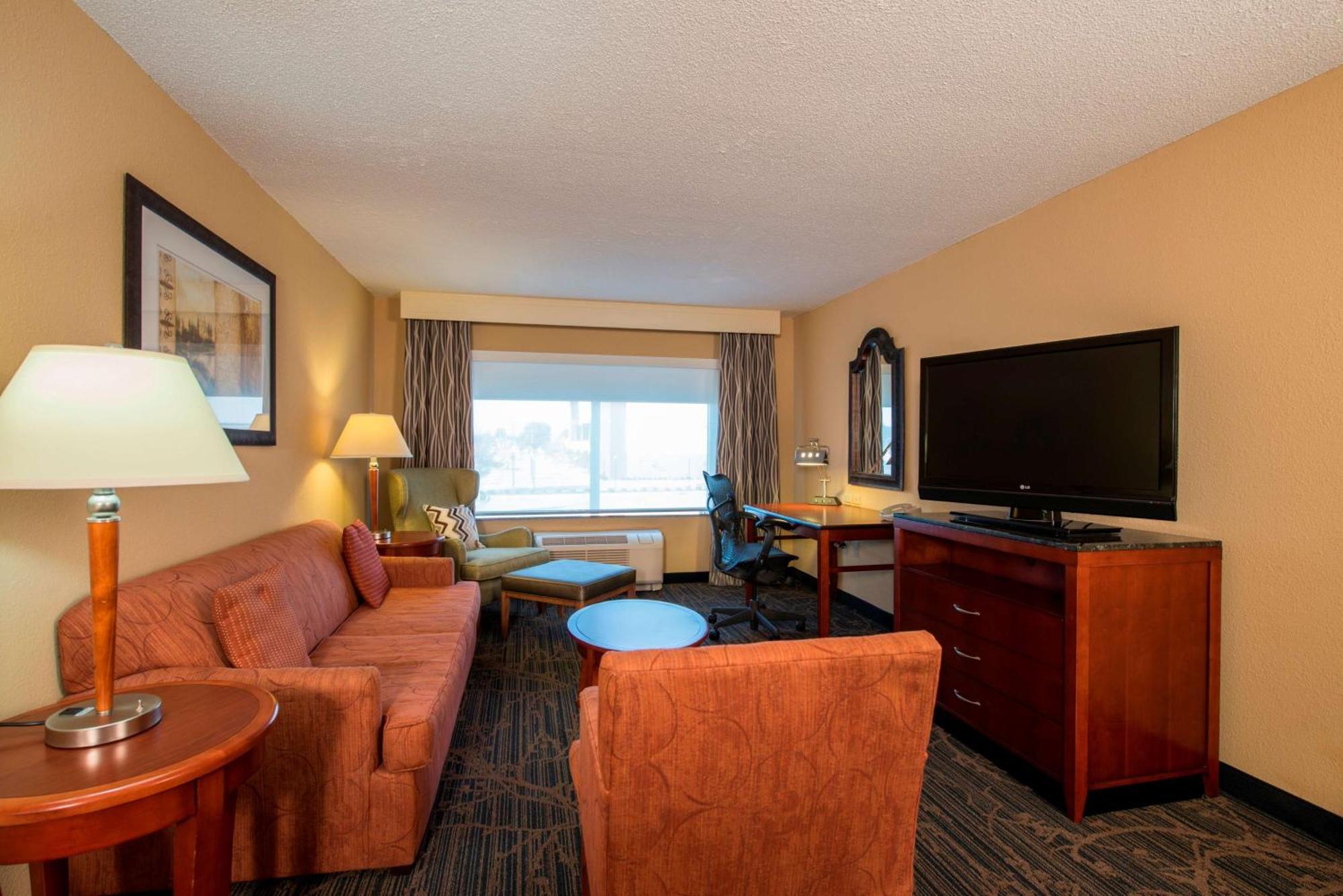 Hilton Garden Inn Tupelo Exterior photo