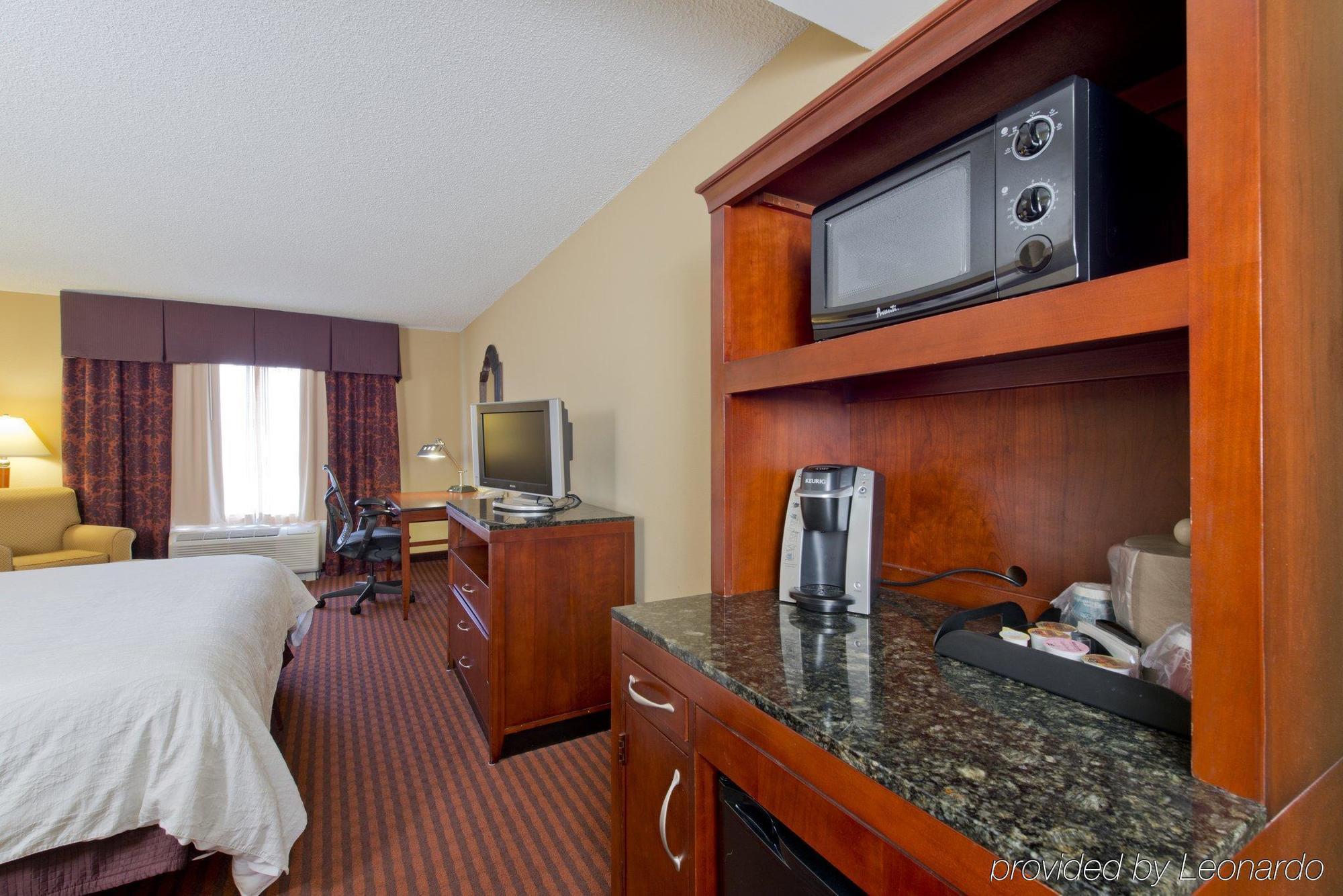 Hilton Garden Inn Tupelo Exterior photo